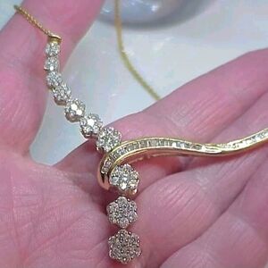 Elegant Gold and Silver Floral Necklace